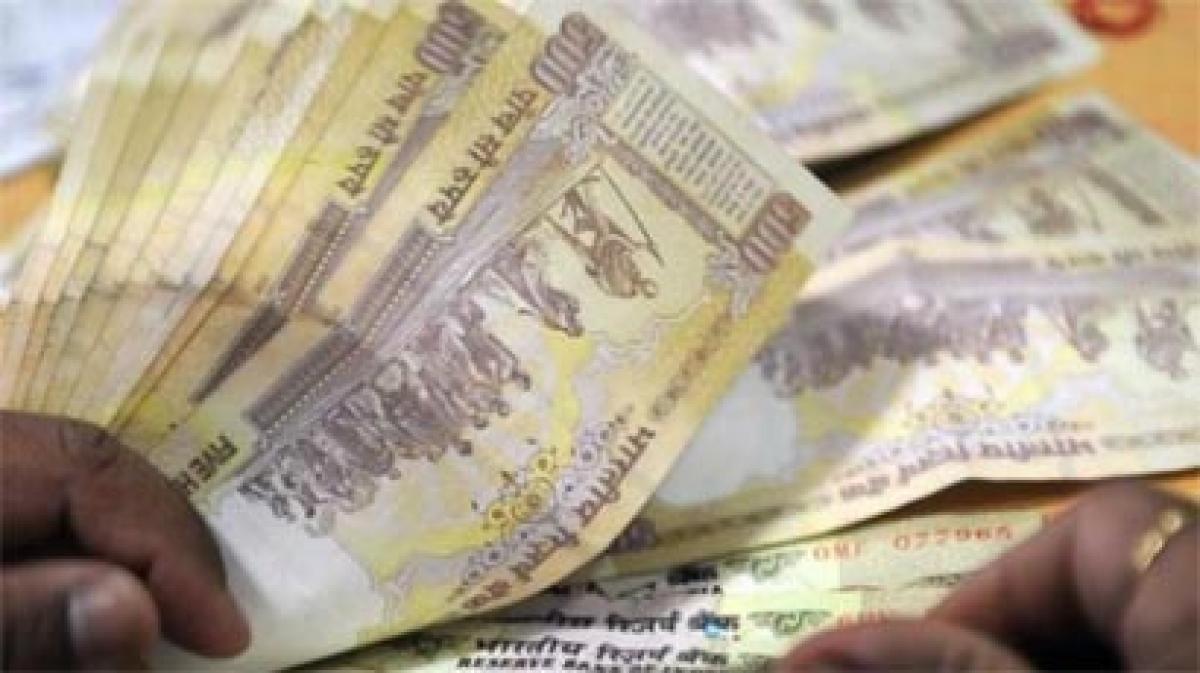 Indian rupee continued to fall against the American currency